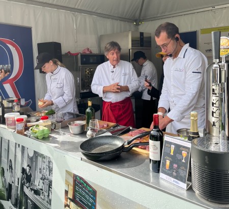 Stand de l'Association Françaises des Maîtres Restaurateurs au Village International de la Gastronomie 2025