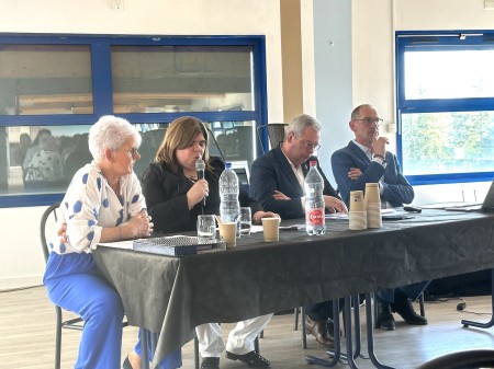 De gauche à droite : Marielle SIRLONGE et Bénédicte GAUTHIER, Trésorière et Secrétaire de la Fédération du Doubs, Alain CLOUET, Secrétaire général de la Confédération des buralistes, et Frédéric ROLAND, Président de la Fédération du 25